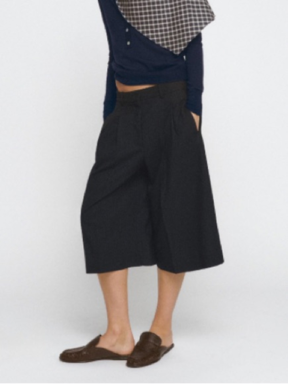 NWT size XL Zara pleated pinstripe Bermuda shorts